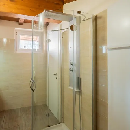 Domus In By Rent Apartament Como